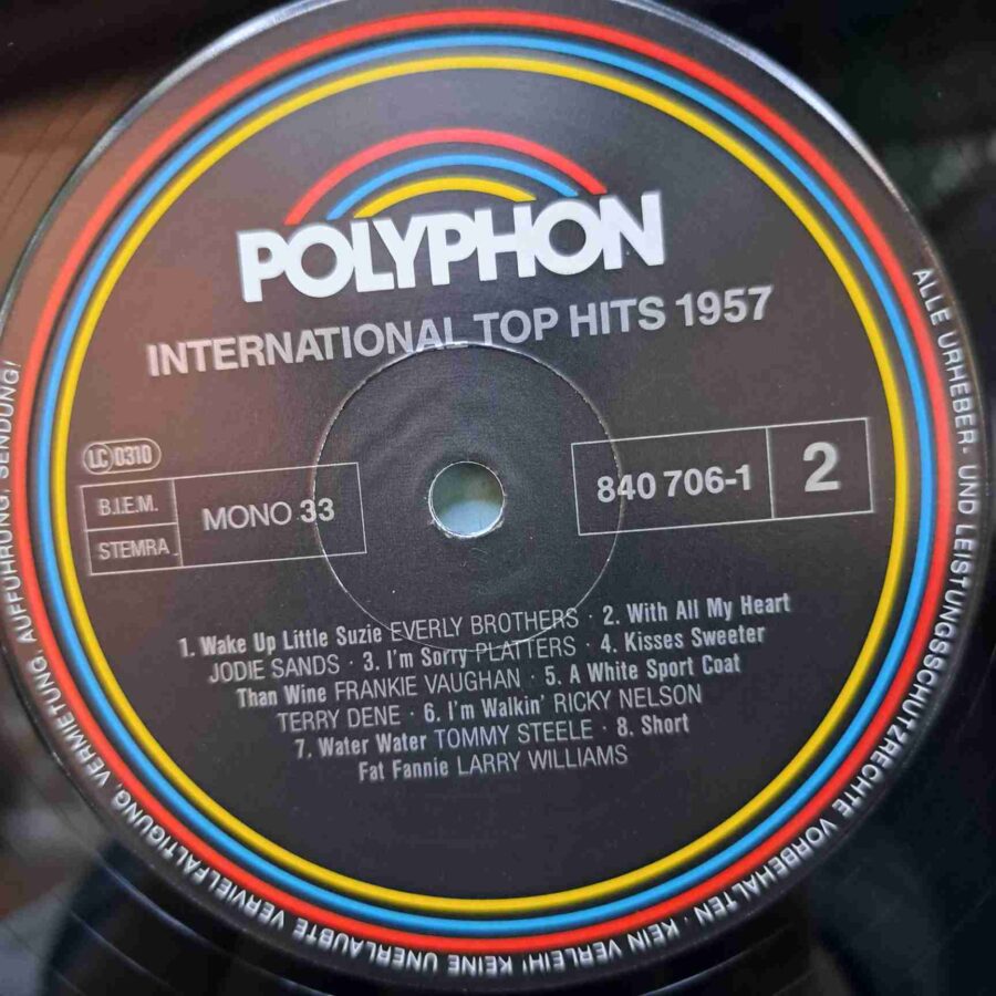 International Top Hits 1957 – Diamonds, Little Richard, Platters, Southlanders – Disc Vinil LP VG+ (lotM)