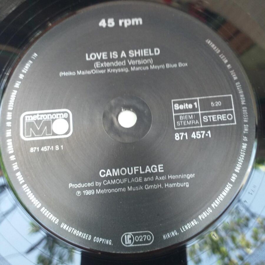 20230608-093438-001.jpg Camouflage – Love Is A Shield Disc vinil* MAXI