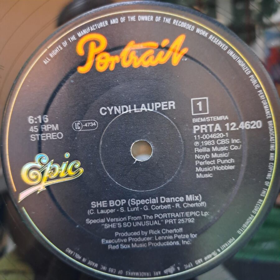 Cyndi Lauper – She Bop (Special Dance Mix) (1) Cyndi Lauper – She Bop (Special Dance Mix) – Disc Vinil MAXI 45 RPM VG+(lotE)