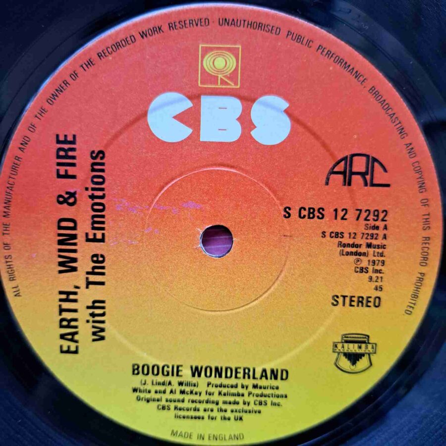 Earth Wind & Fire With The Emotions – Boogie Wonderland (1) Earth Wind & Fire With The Emotions – Boogie Wonderland – Disc Vinil MAXI 45 RPM VG VG+ (lotA) UK