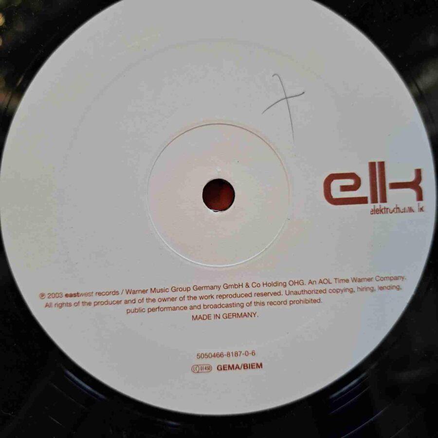 Elektrochemie LK Featuring Caitlin Devlin – Sweet Darling (1) Elektrochemie LK Featuring Caitlin Devlin – Sweet Darling – Disc Vinil MAXI VG VG+ (lotH)
