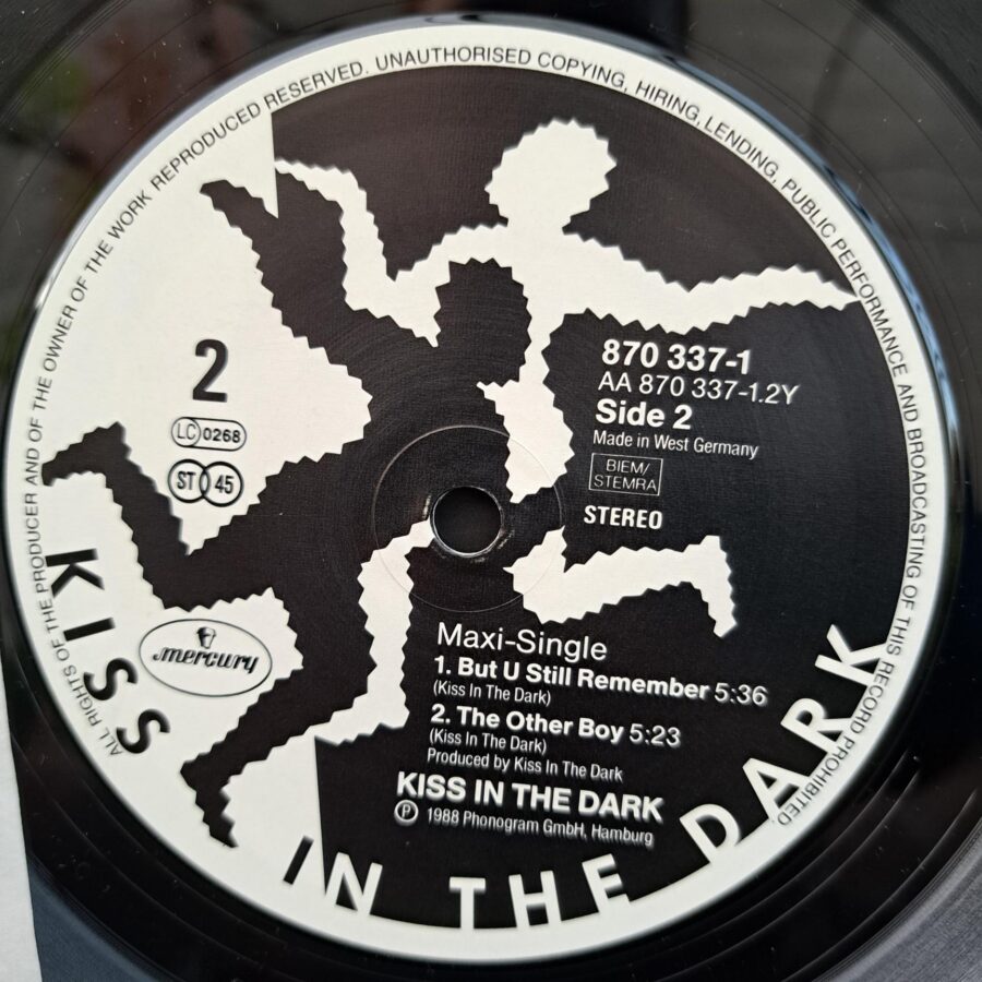 Kiss In The Dark – Phonecall Disc VINIL maxi VG+ (box7) Kiss In The Dark – Phonecall Disc VINIL maxi VG+ (box7)