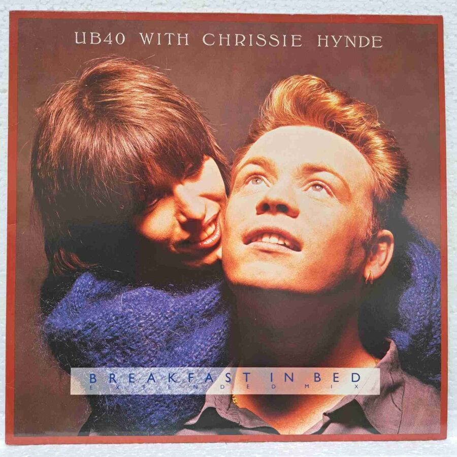 UB40 With Chrissie Hynde – Breakfast In Bed (Extended Mix) (2) UB40 With Chrissie Hynde – Breakfast In Bed (Extended Mix) - Disc Vinil MAXI 45 RPM VG+ (lotM)