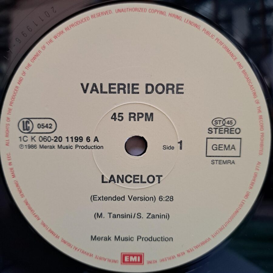 Valerie Dore – Lancelot (Extended Version) (1) Valerie Dore – Lancelot (Extended Version) – Disc Vinil MAXI VG VG+ (lotE)