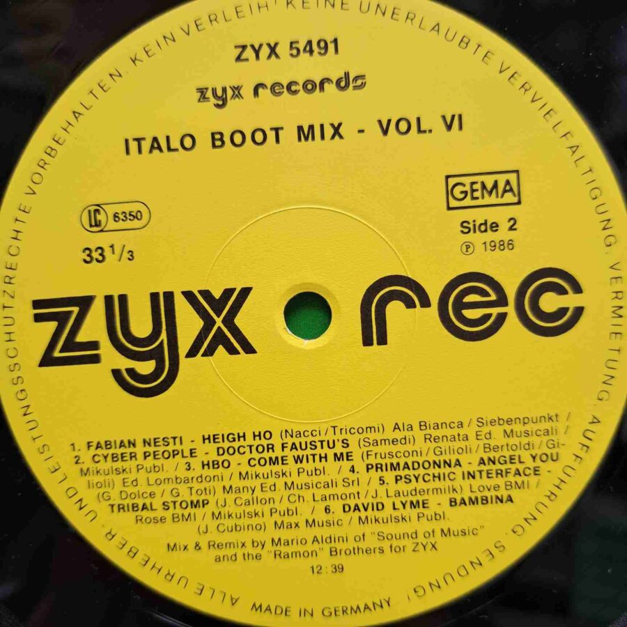 Italo Boot Mix Vol. 6 - Disc Vinil LP SKU8 Italo Boot Mix Vol. 6 - Disc Vinil LP EX (copie)