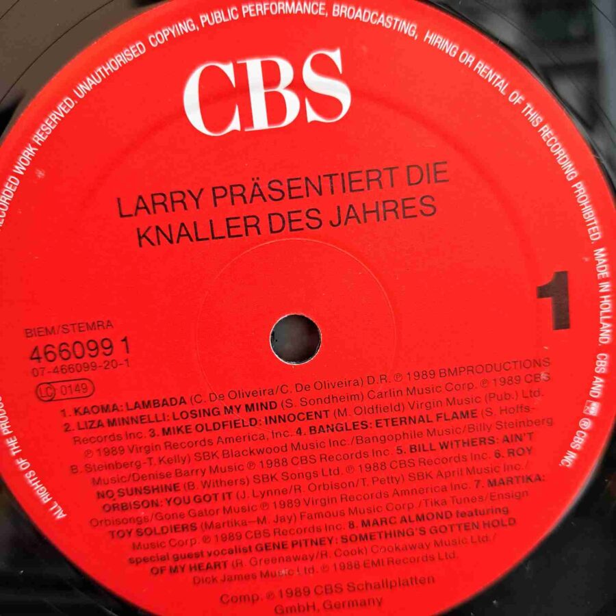 Larry Präsentiert Die Knaller Des Jahres SKU13 (1) Larry Präsentiert: Kaoma, Roxette, Sandra, Liza Minnelli - Disc VINIL 2LP VG+ + cărți poștale